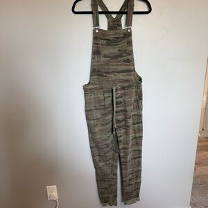 Wallflower Green Camo Women's Overalls Utility Size Medium